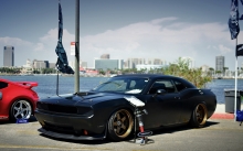  Dodge Challenger        Porsche 911